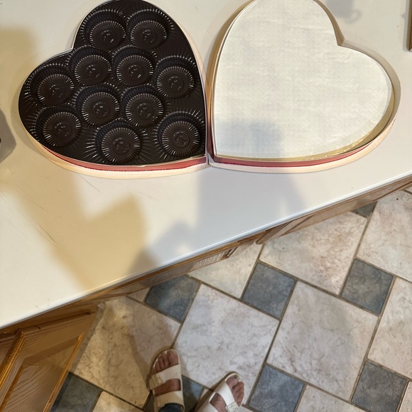 VTG DeMETs TURTLE VALENTINE STRIPE HEART CHOCOLATE BOX 10.75” RED GIFT ROMANTIC - Picture 7 of 8